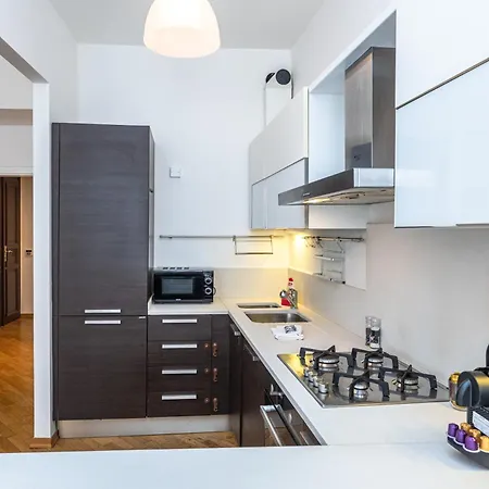 Family 2 Bedroom In The Centre - By Wishlist Apartment